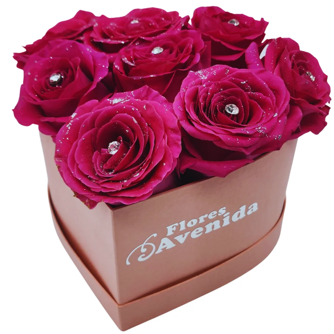 Caja corazon rosas importadas abrillantadas y brillantes